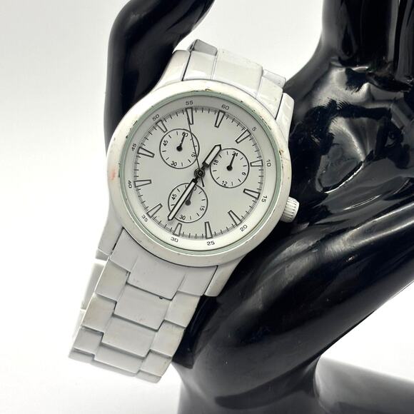Retro White Watch - Picture 2 of 6